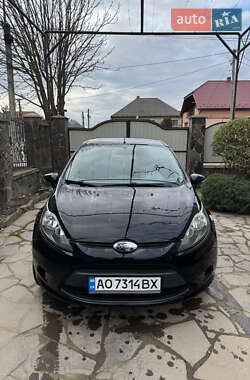 Хэтчбек Ford Fiesta 2010 в 
