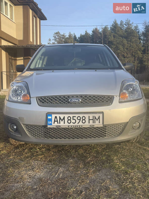 Хэтчбек Ford Fiesta 2006 в Житомире