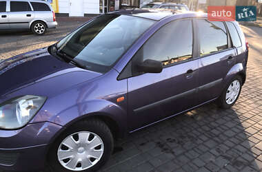 Хэтчбек Ford Fiesta 2006 в 