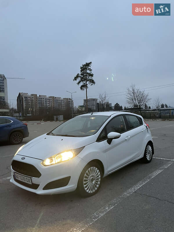 Хетчбек Ford Fiesta 2016 в Харкові