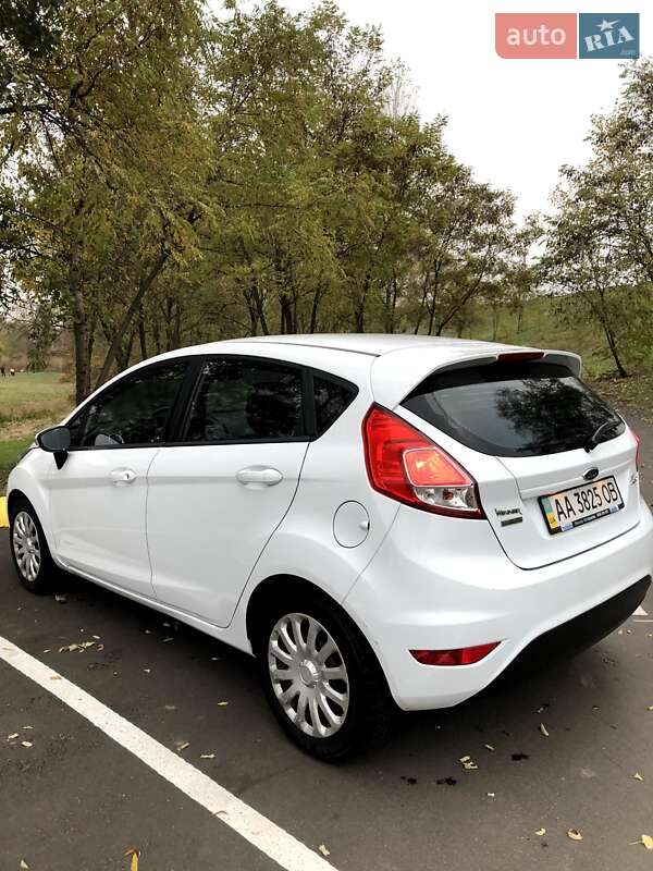 Хэтчбек Ford Fiesta 2013 в Киеве