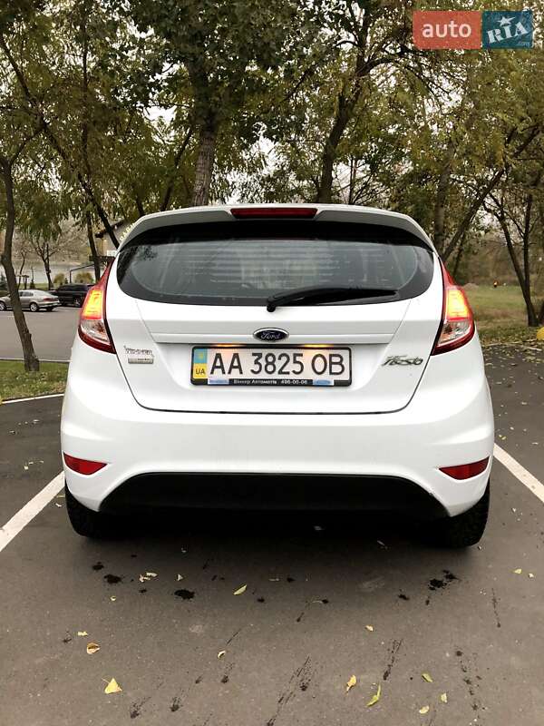 Хэтчбек Ford Fiesta 2013 в Киеве