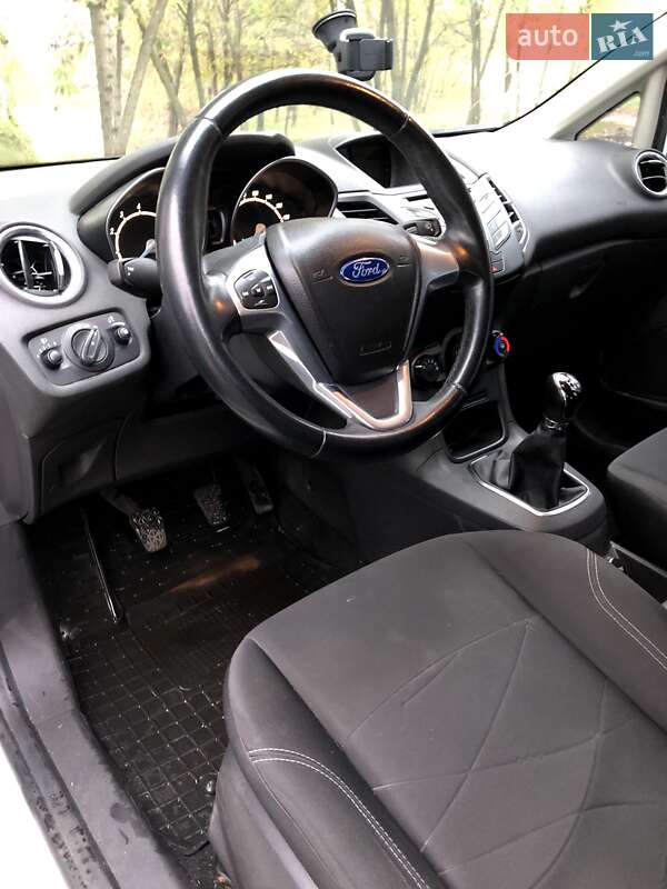 Хэтчбек Ford Fiesta 2013 в Киеве