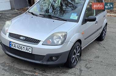 Хэтчбек Ford Fiesta 2007 в 