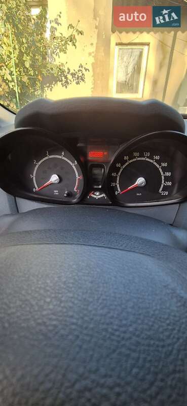 Хэтчбек Ford Fiesta 2010 в Днепре