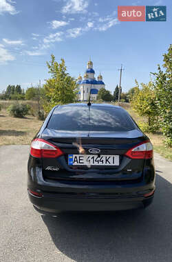 Седан Ford Fiesta 2014 в Новомосковске