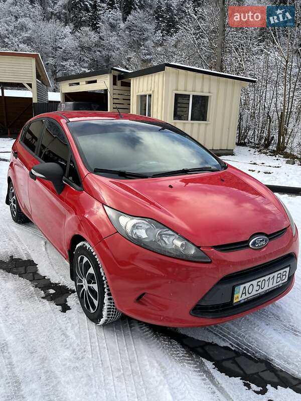 Хэтчбек Ford Fiesta 2012 в Межгорье