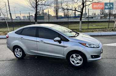 Седан Ford Fiesta 2015 в Киеве