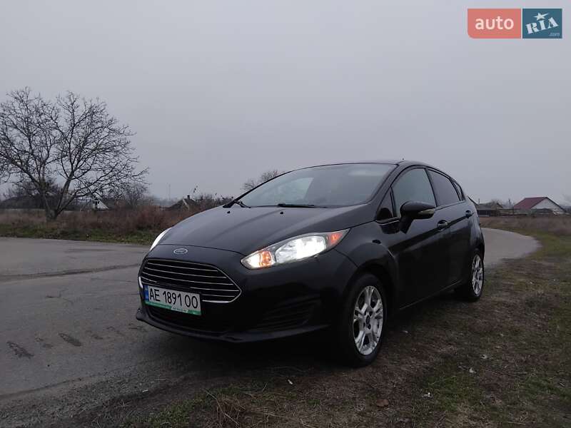 Хэтчбек Ford Fiesta 2014 в Никополе
