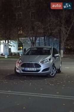 Седан Ford Fiesta 2015 в Новомосковську