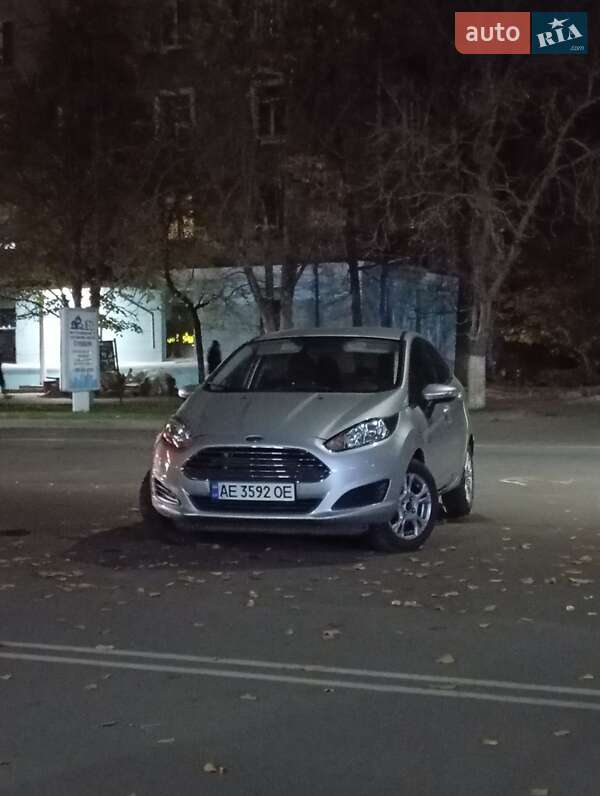 Седан Ford Fiesta 2015 в Новомосковске