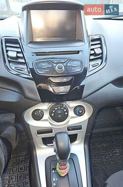 Седан Ford Fiesta 2016 в Киеве