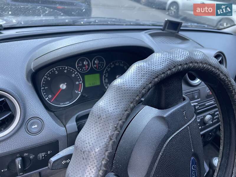 Хетчбек Ford Fiesta 2008 в Києві