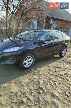 Седан Ford Fiesta 2014 в Рокитному