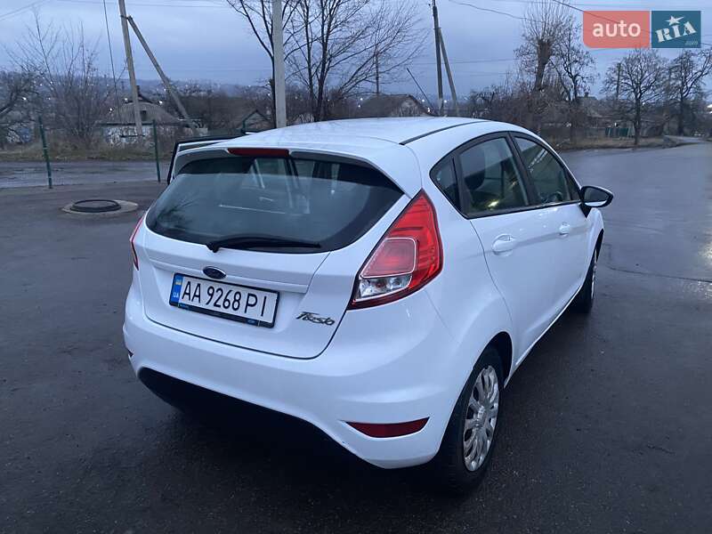 Хэтчбек Ford Fiesta 2016 в Первомайске