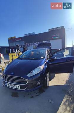 Хэтчбек Ford Fiesta 2016 в 