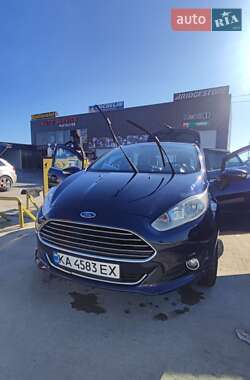 Хэтчбек Ford Fiesta 2016 в 