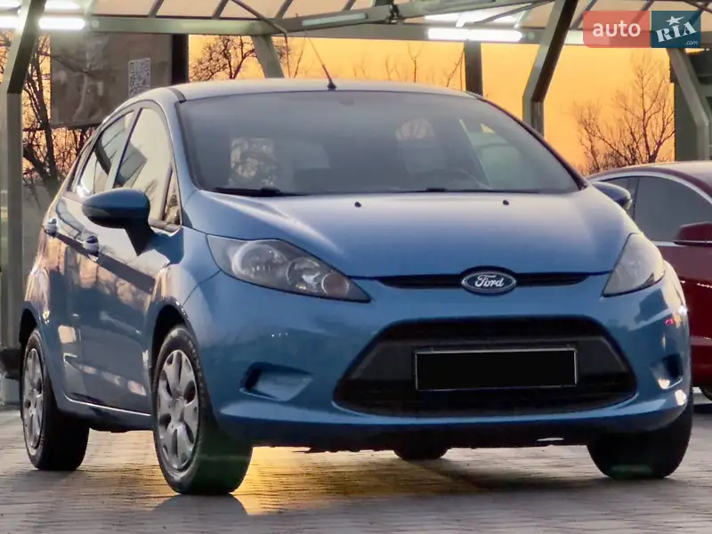 Хэтчбек Ford Fiesta 2011 в 