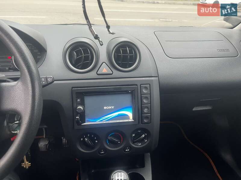 Хэтчбек Ford Fiesta 2004 в Киеве фото 7 Хэтчбек Ford Fiesta 2004 в Киеве