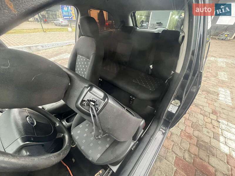 Хэтчбек Ford Fiesta 2004 в Киеве фото 18 Хэтчбек Ford Fiesta 2004 в Киеве