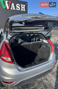 Хэтчбек Ford Fiesta 2012 в Черновцах