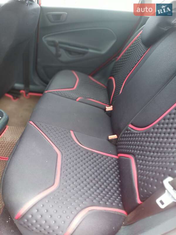 Хэтчбек Ford Fiesta 2010 в Днепре