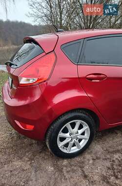 Хэтчбек Ford Fiesta 2013 в 