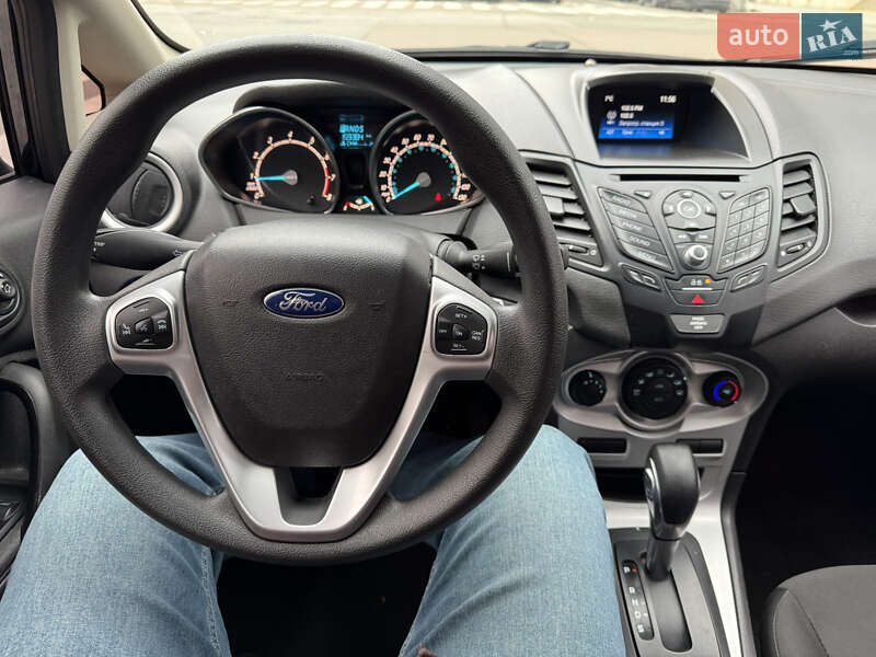 Седан Ford Fiesta 2016 в Киеве