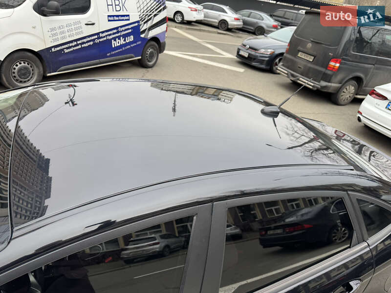 Седан Ford Fiesta 2016 в Киеве