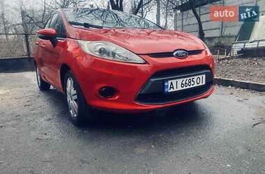 Хэтчбек Ford Fiesta 2012 в 