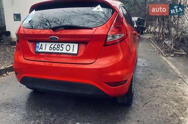 Хэтчбек Ford Fiesta 2012 в 