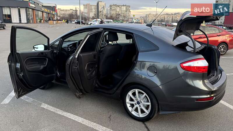 Седан Ford Fiesta 2018 в Киеве