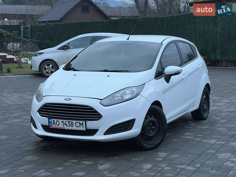 Хетчбек Ford Fiesta 2013 в Сваляві