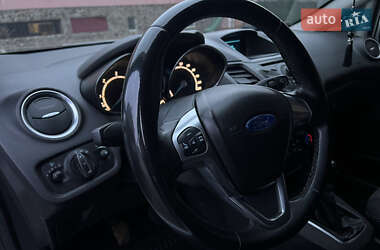 Хетчбек Ford Fiesta 2013 в Сваляві