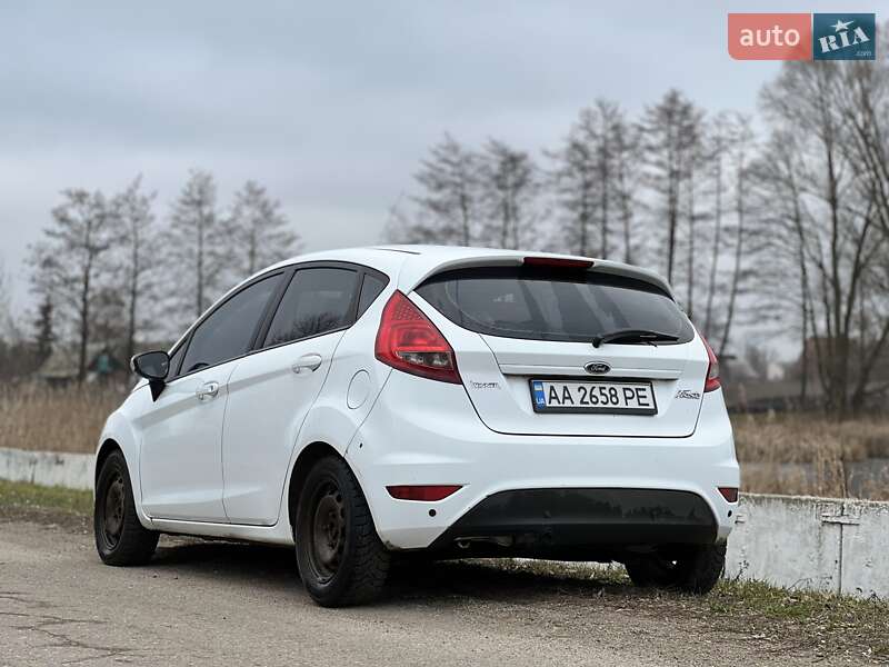 Хэтчбек Ford Fiesta 2011 в Володарке