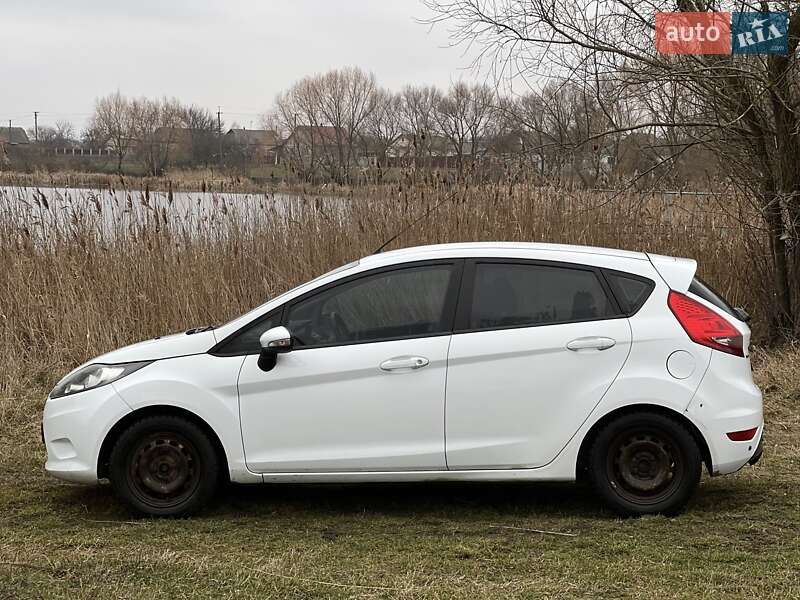 Хэтчбек Ford Fiesta 2011 в Володарке