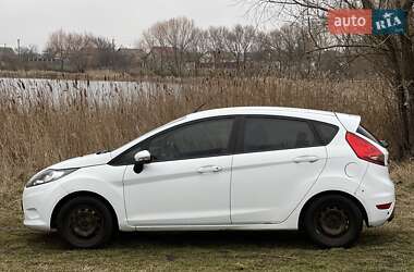 Хетчбек Ford Fiesta 2011 в 