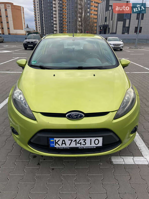 Хэтчбек Ford Fiesta 2009 в 