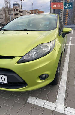 Хэтчбек Ford Fiesta 2009 в 