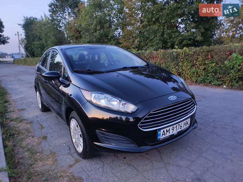 Седан Ford Fiesta 2014 в Києві