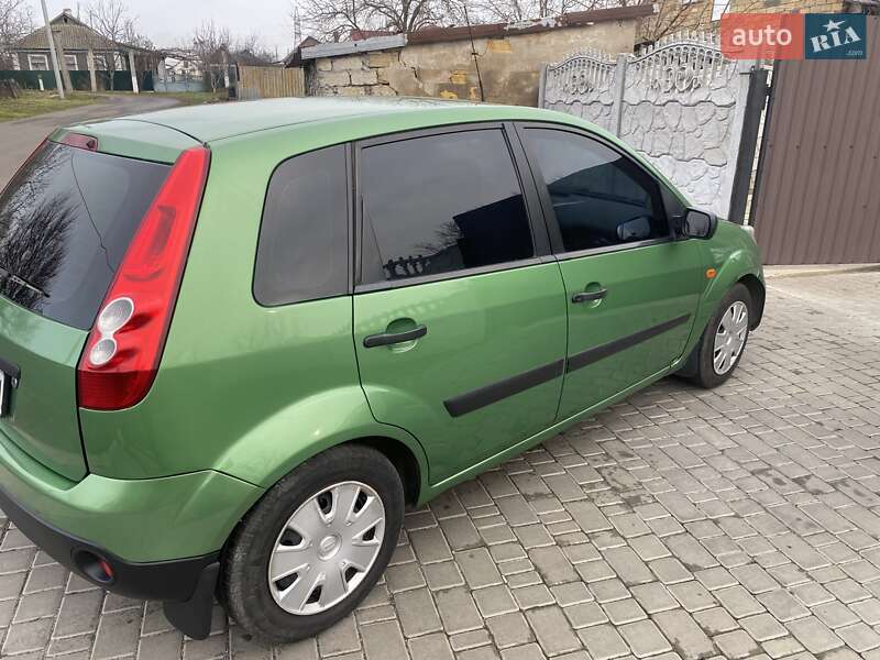 Хэтчбек Ford Fiesta 2006 в Одессе