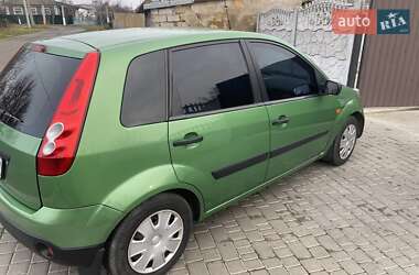 Хэтчбек Ford Fiesta 2006 в 