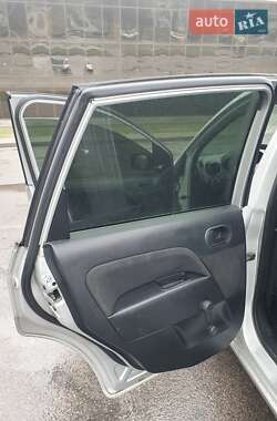 Хетчбек Ford Fiesta 2004 в 