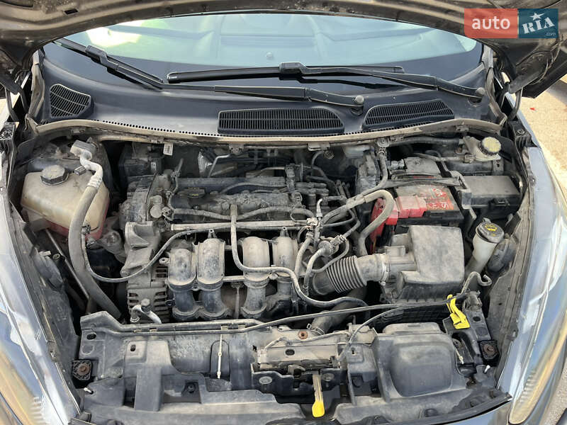 Седан Ford Fiesta 2018 в Черновцах фото 13 Седан Ford Fiesta 2018 в Черновцах