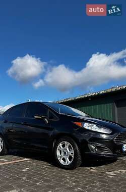 Седан Ford Fiesta 2015 в 