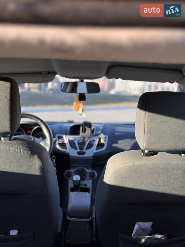 Хетчбек Ford Fiesta 2011 в Сумах
