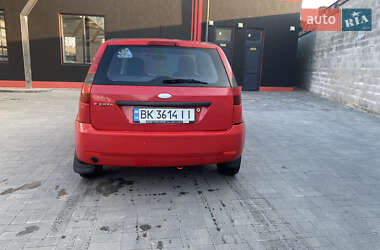 Хэтчбек Ford Fiesta 2003 в Ровно