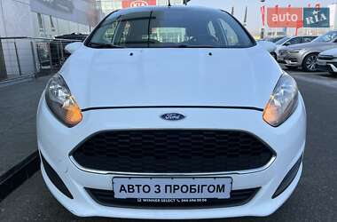 Хетчбек Ford Fiesta 2016 в Києві