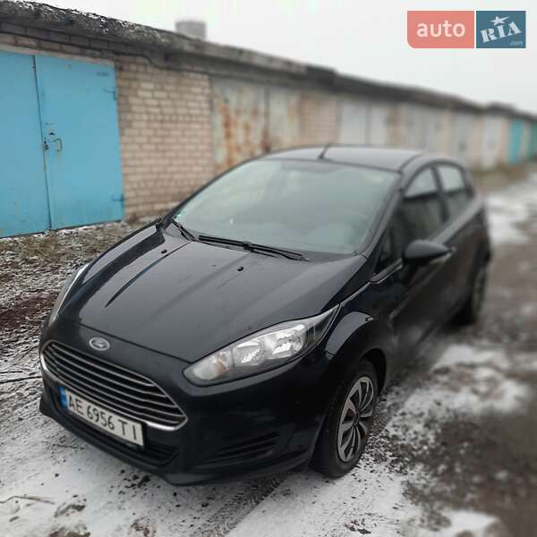 Хэтчбек Ford Fiesta 2014 в 