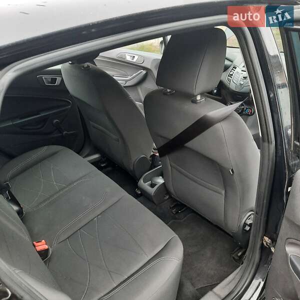 Хэтчбек Ford Fiesta 2014 в Днепре